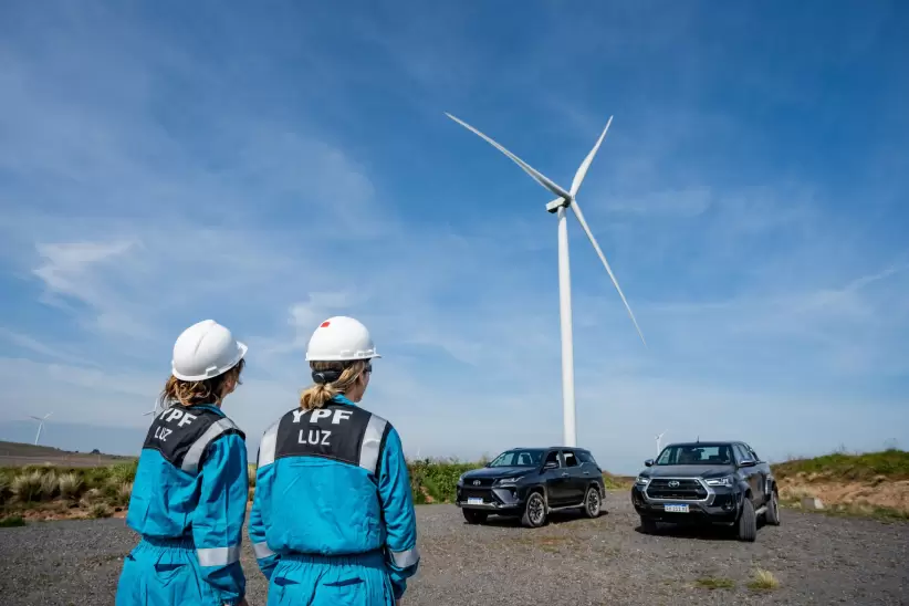 La alianza entre YPF Luz y Toyota para abastecimiento de energa renovable.