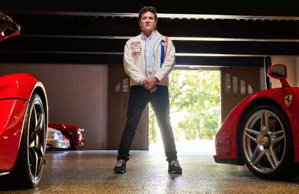 Quin es el magnate que descubri a Taylor Swift y guarda su coleccin de Ferraris en un castillo