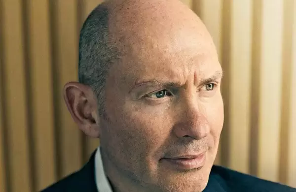 Cómo hacer plata comprando acciones baratas de empresas controladas por las familias más ricas del mundo