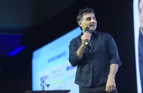 El joven empresario socio de Duki que emocion al Coloquio IDEA: "Despertmonos, hay algo increble pasando"