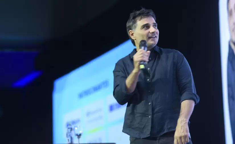 El joven empresario socio de Duki que emocionó al Coloquio IDEA: "Despertémonos, hay algo increíble pasando"