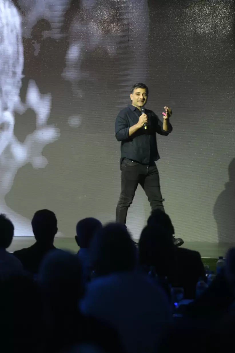 Federico Lauria en el escenario de IDEA