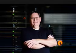 El hombre que predijo el fin de los discos duros y ahora gana millones ayudando a Meta con su IA