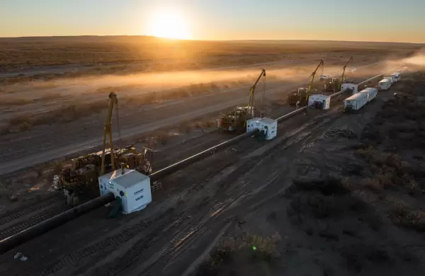 Así se construye el oleoducto más grande de la historia argentina que permitirá duplicar su producción de petróleo