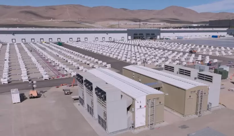Una microrred de bateras modulares alimenta el campus de Redwood Materials en Nevada.