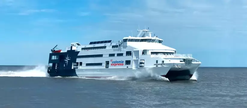 Barco_Colonia_Express. Foto: Gentileza
