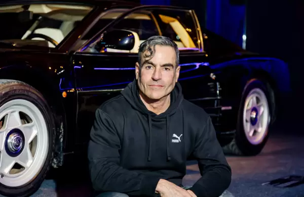 Traicionado por su familia, cre el Museo de la Moda ms grande del mundo y trajo la Ferrari de Maradona a Buenos Aires