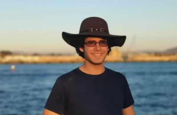 Quién es Eric Zelikman, el ex xAI que busca mil millones para crear una "IA que colabore con humanos"