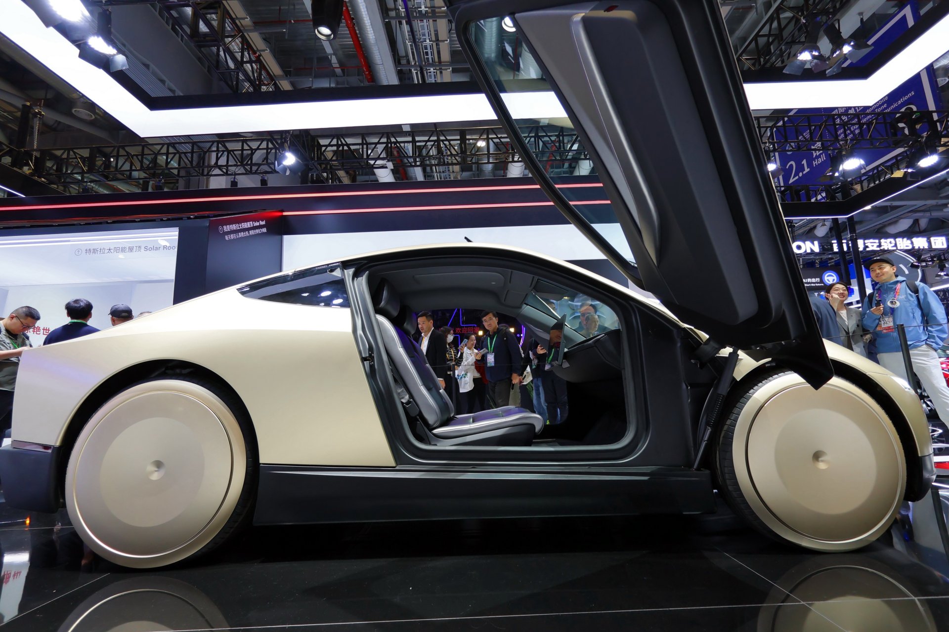 Por qué Elon Musk no podrá lanzar el cybertaxi de Tesla sin volante ni ...