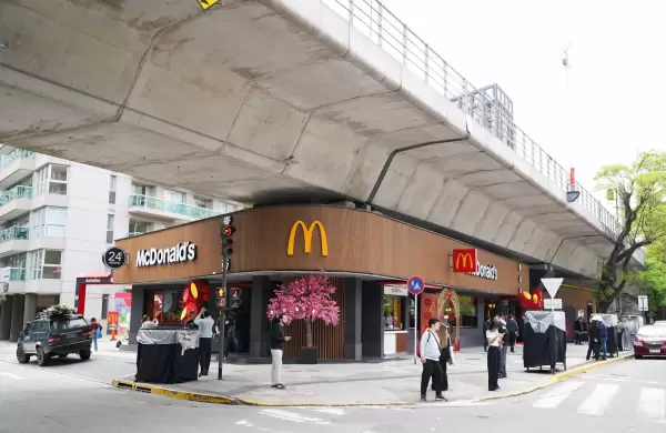McDonald's inaugura un restaurante en el Barrio Chino con men y detalles inspirados en la cultura oriental
