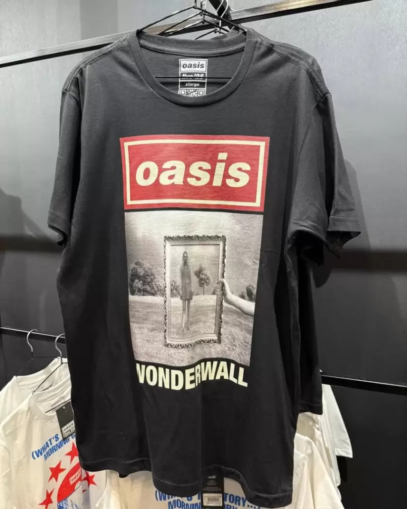 oasis desato la locura en palermo ŸŽ el sabado abrio la fan store oficial y el britpop tomo buen