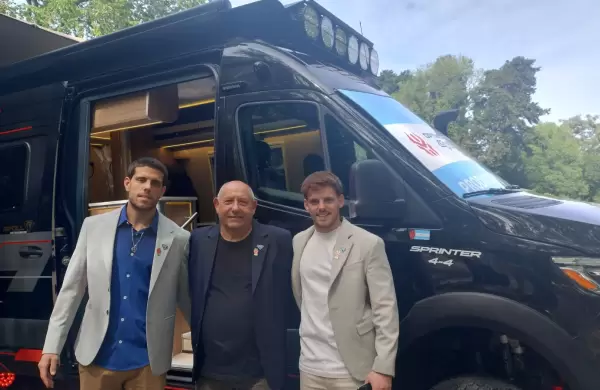 De camionetas a un sistema 4x4 hecho en Argentina: la empresa de casas rodantes que transforma Sprinter en vehculos todo terreno en 72 horas