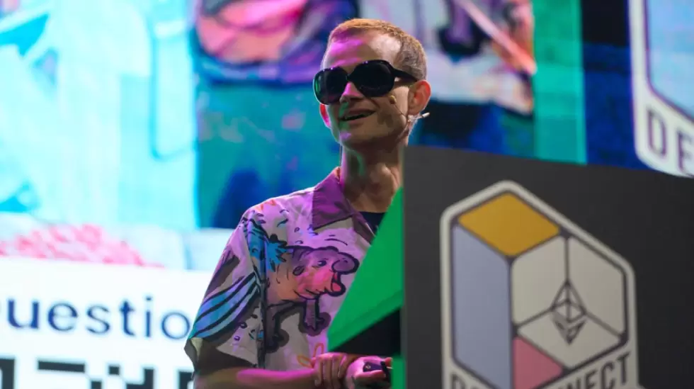 Vitalik Buterin, fundador de Ethereum, en la apertura de Devconnect 2025