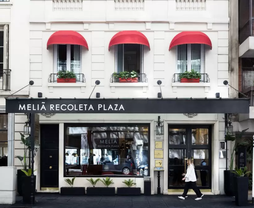 Situado en Recoleta, el hotel cuenta con 59 habitaciones
