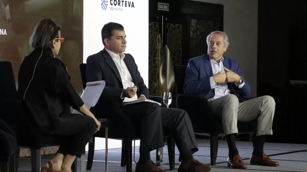 summit campo y futuro 2025 -2do panel - agrotech  revolucion verde - manuel ron