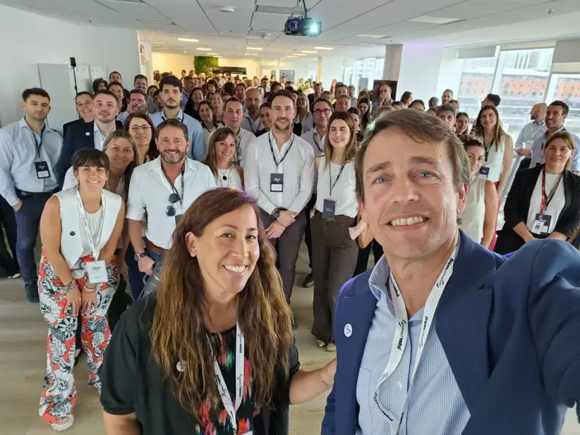 La jornada concluy con un espacio denetworking, en el que los asistentes compartieronexperiencias, ideas y desafos.