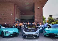 Xiaomi prepara su desembarco automotriz en Uruguay: la preventa del SU7 comenzará a mediados de 2026 y las entregas en 2027