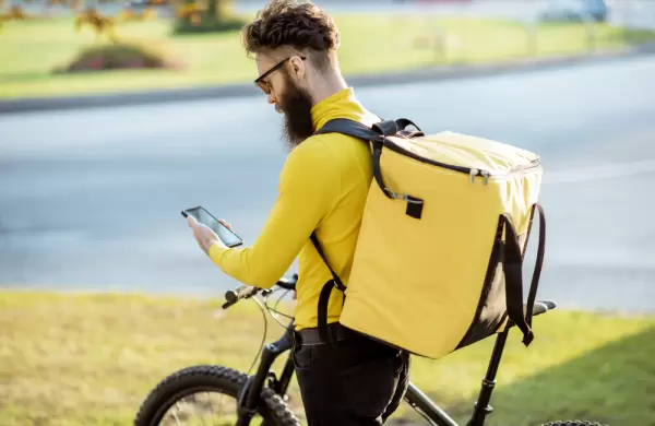 El Gobierno avanza con una reforma que impacta a Uber y Rappi: independencia contractual y nuevas reglas