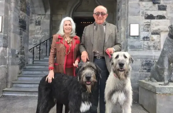 Se enamoraron, se casaron y usaron el dinero de su boda para formar en un emporio hotelero 