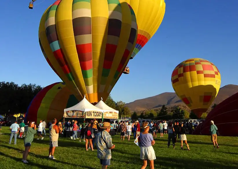 viajes vinos_0004_temecula_valley_balloon_and_wine_festival