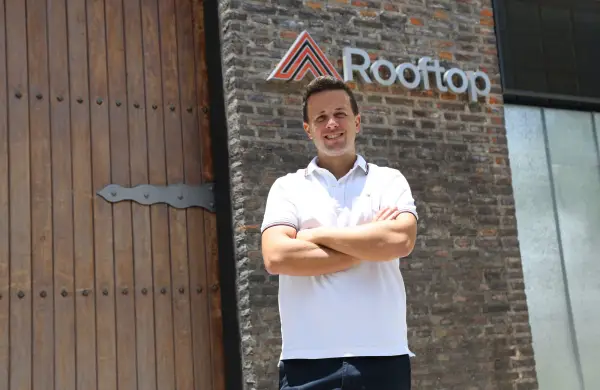 Talento escaso y validación profunda: así cambia la contratación tech en Latinoamérica y Estados Unidos