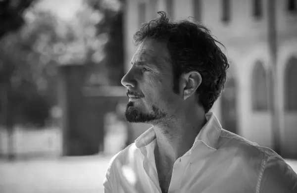 Cómo el piloto italiano Luca Betti creó los autos más buscados por coleccionistas que superan el millón de euros