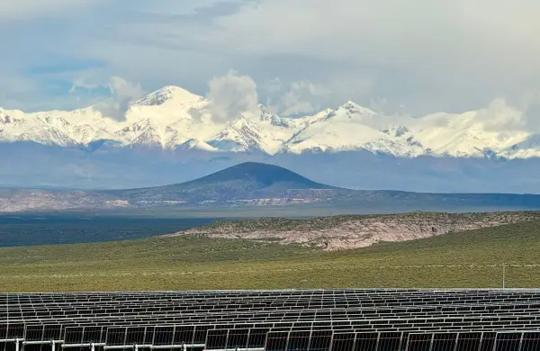 Genneia acelera su apuesta solar y pone en marcha uno de los parques más importantes del país