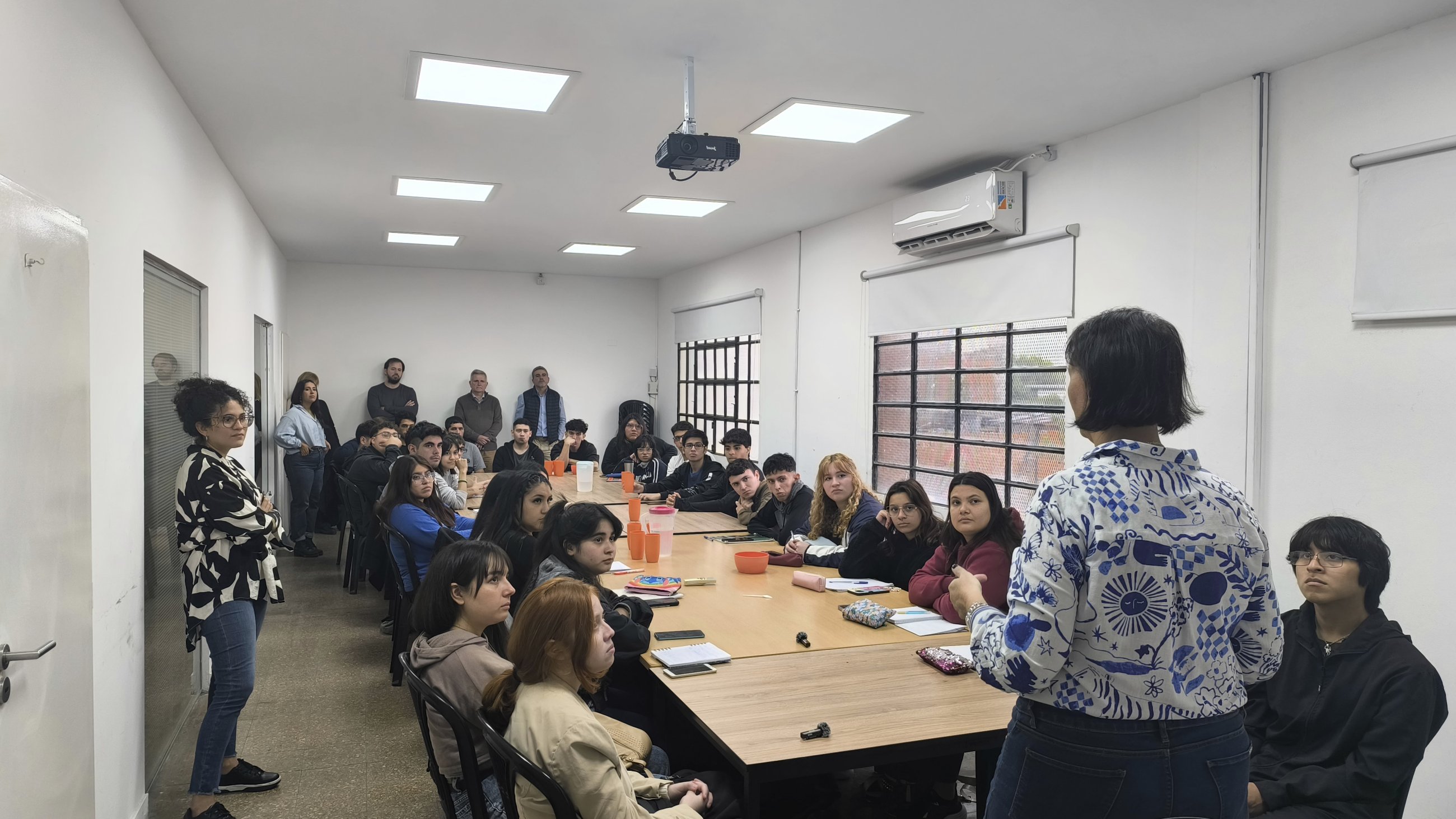Lanzan 500 becas gratuitas para jóvenes que buscan su primer empleo ...