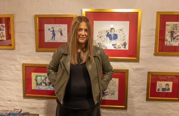 La artista canadiense que conquistó a Javier Milei con sus dibujos de los rehenes de Gaza