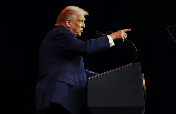 La lucha entre Trump y Powell se intensifica: el impacto en los mercados