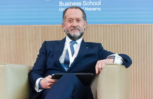 Quién es el único multimillonario venezolano en la lista Forbes y por qué su fortuna no peligra tras la intervención de Trump