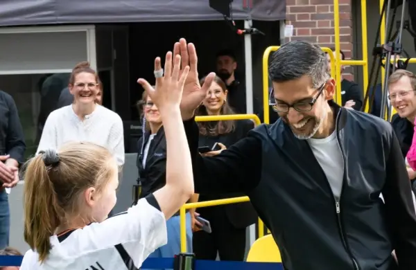 Alphabet ya es parte del club de los US$ 4 billones: cómo la IA y la energía limpia reconfiguran el mapa de poder corporativo