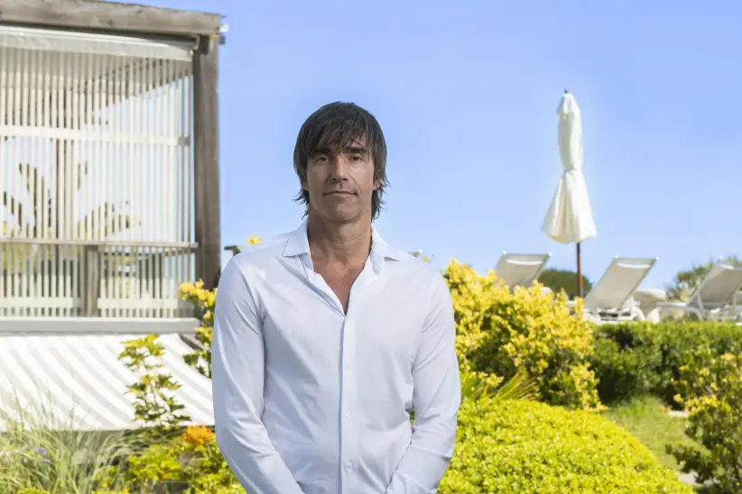 Mike Santos (Matías Yardino por Groupe L’Exclusif)