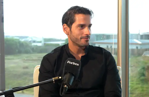 Mano a mano con el empresario que tuvo a Trump, Messi y Milei en su cumbre de negocios en Miami