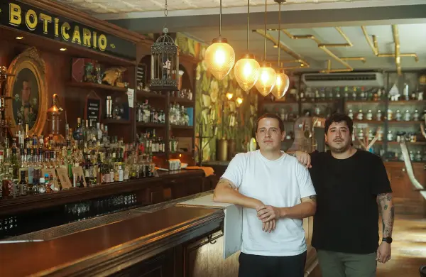 Los hermanos colombianos que transformaron bares de shots en dos de los locales más originales de Buenos Aires