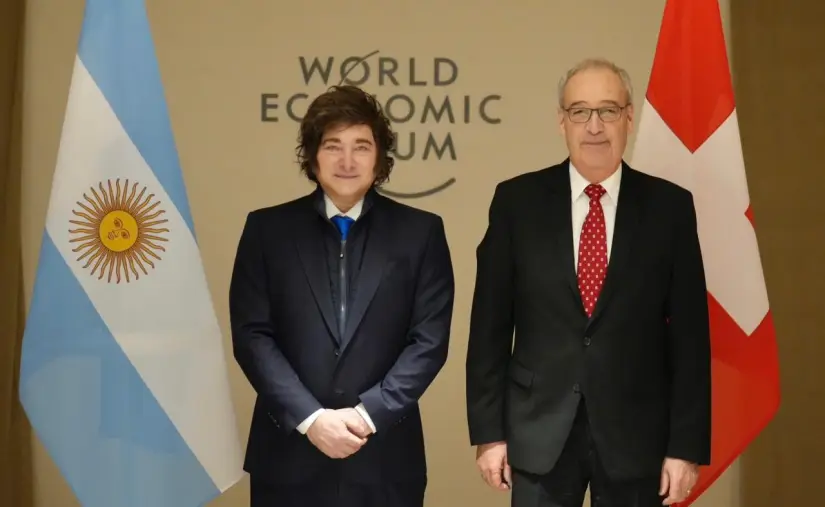 Milei diserta hoy en Davos tras reuniones clave con banqueros y CEOs globales