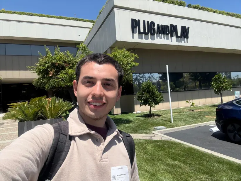 Renzo Constanzo de Viatik en los HQs de Plug and Play