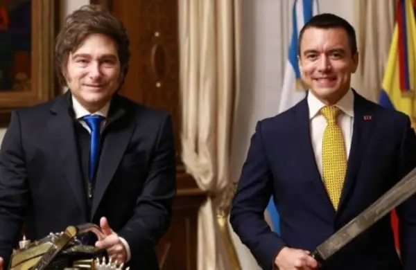 ¿Existe el "riesgo Milei"?: Por qué Ecuador colocó bonos por US$ 4.000 millones y, aunque se acerca, Argentina todavia espera