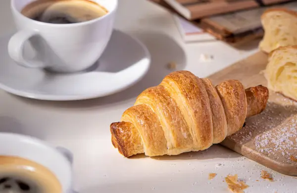 El regreso del croissant: historia, identidad y una nueva disputa en la mesa porteña