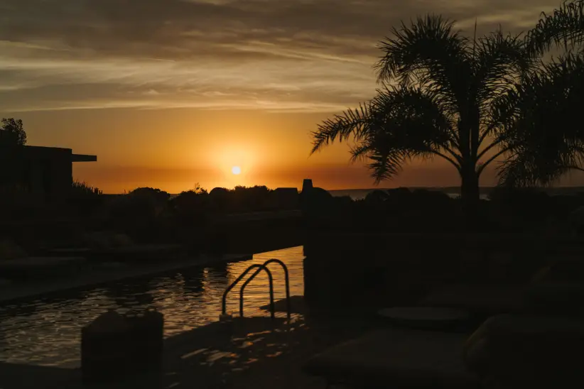 Rodeada de naturaleza y a una cuadra de Playa Mansa, Posada Ayana abre de noviembre a marzo y funciona como un hotel boutique de escala íntima