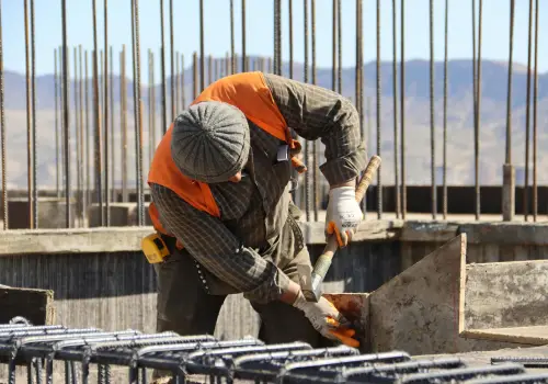 ¿La economía pega la vuelta? Las consultoras detectaron un rebote en marzo pero se sostiene la brecha entre sectores