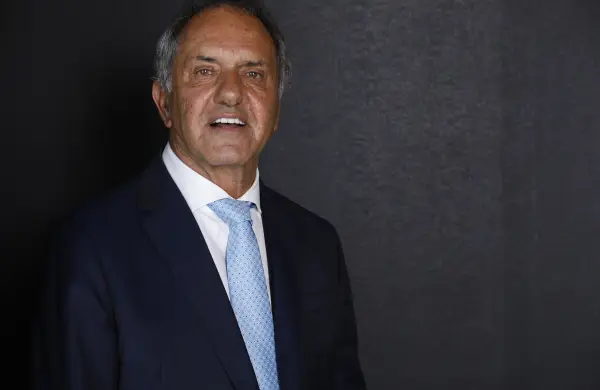 La reinvención como método: Daniel Scioli y el arte político de interpretar el signo de cada tiempo