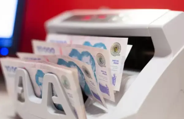 ¿Qué pasa cuando queda dinero olvidado en el banco?