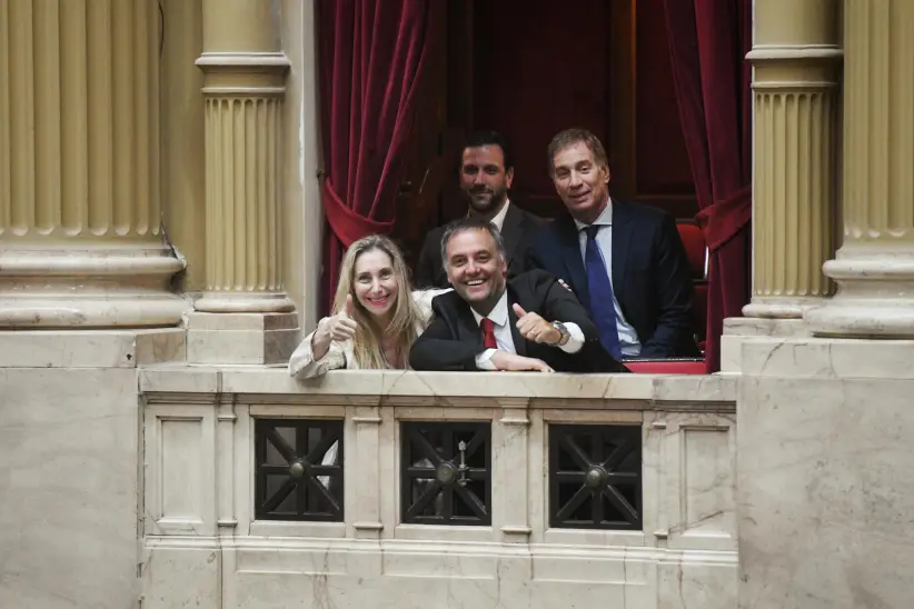 Karina Milei, Manuel Adorni y Diego Santilli en la Cámara de Diputados, reforma laboral (Presidencia)