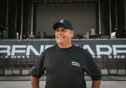 Comenzó en el mundo de la publicidad y hoy trae los shows más esperados al puerto de Mar del Plata: el hombre detrás de Bendu Arena