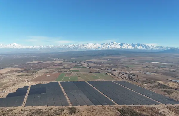 Genneia cierra un acuerdo con BID Invest por hasta US$ 320 millones en nuevos desarrollos renovables 