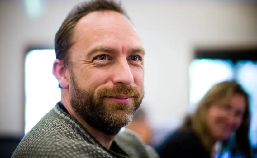 El dilema de Wikipedia: ¿puede el último bastión gratuito de internet sobrevivir a la era de la IA?