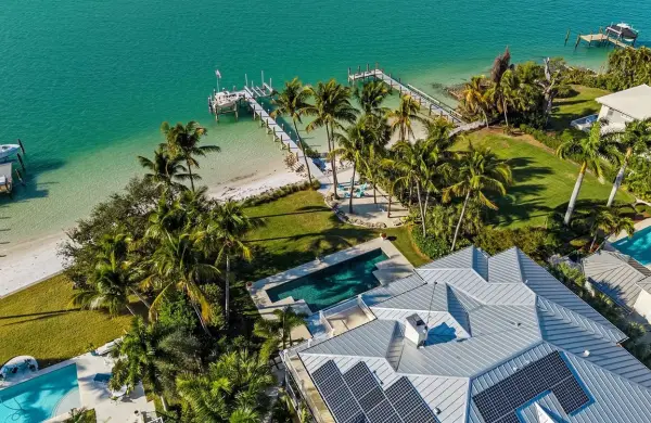 Cómo es por dentro la mansión de US$14 millones en una zona top de Florida