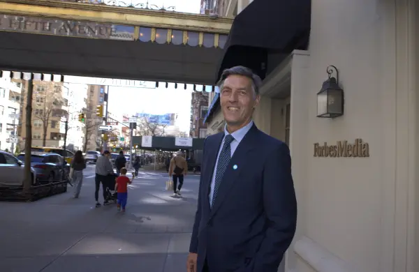 Gómez Minujín en Forbes NY Sessions: "A los inversores les decimos que ahora sí crean en Argentina"