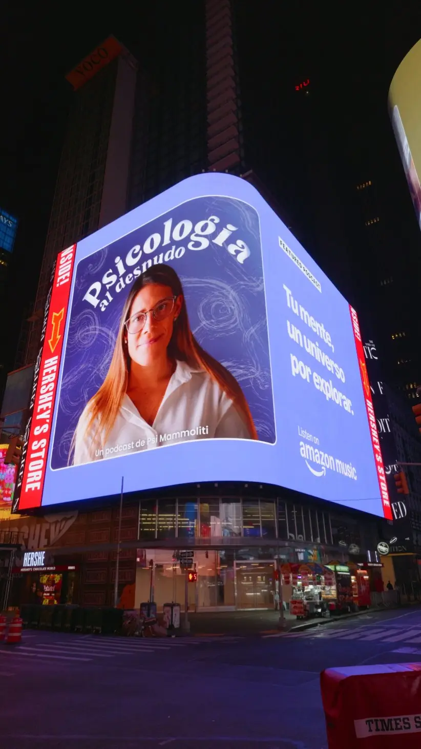 Psicología al Desnudo en Times Square NY por Amazon Music 
